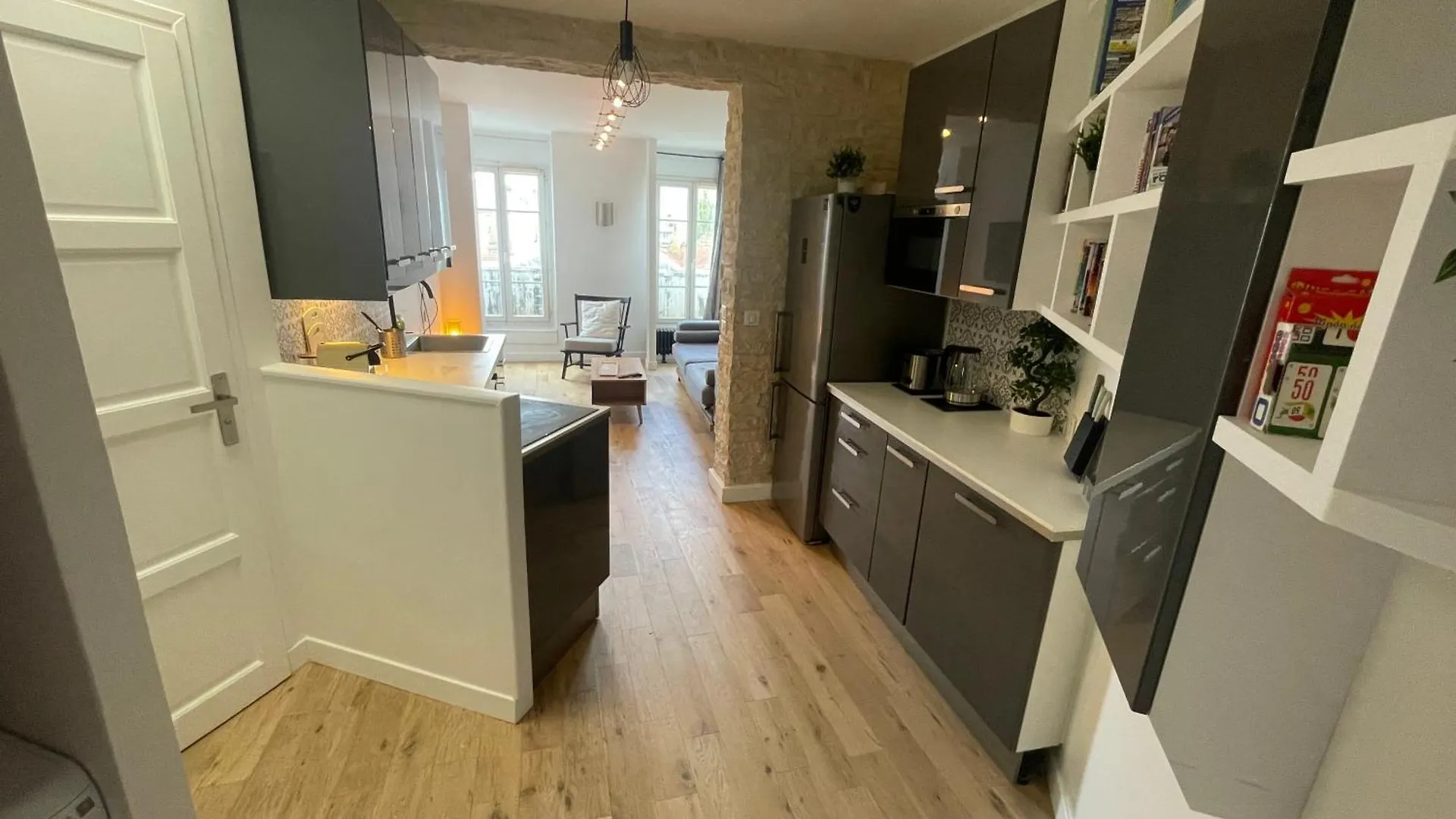 Superbe Appartement Haussmannien Suspendu Parijs