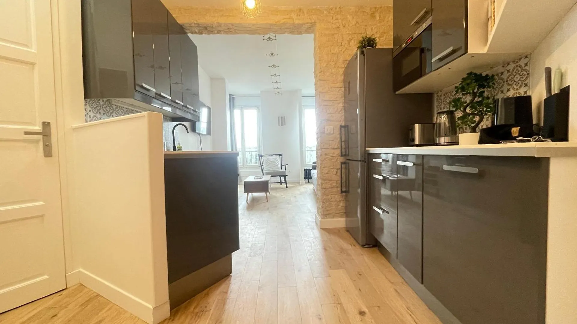 Superbe Appartement Haussmannien Suspendu Parijs