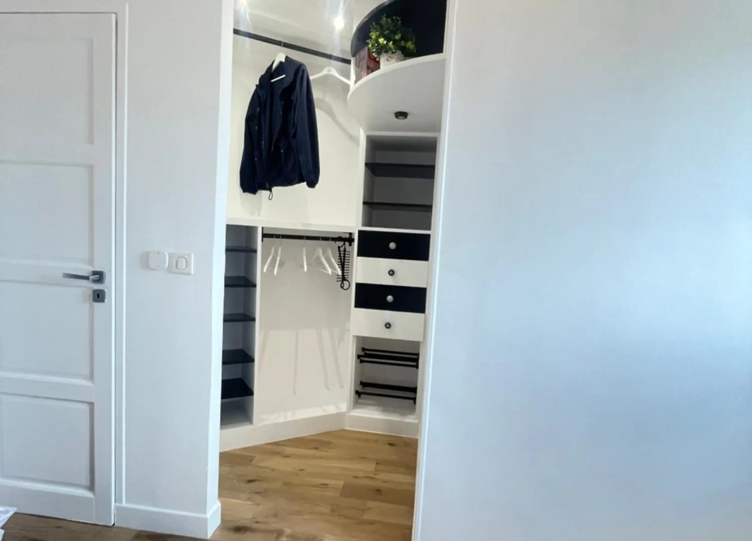 Apartment Superbe Appartement Haussmannien Suspendu Paris France